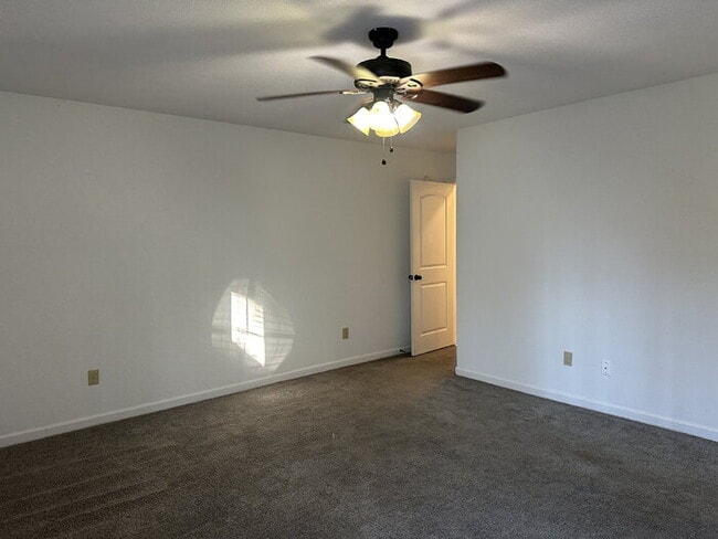 Building Photo - 321 Switchgrass Cove