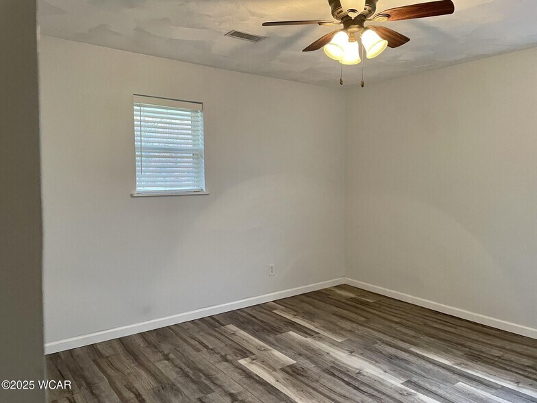 Building Photo - 4701 W Elm St