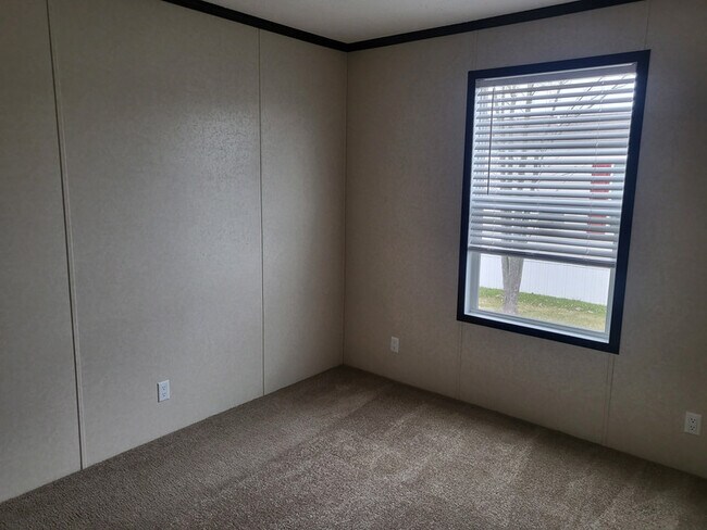 Building Photo - 256 Spruce