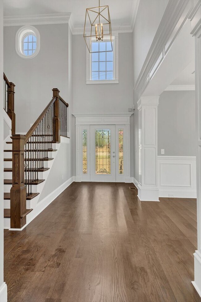 Building Photo - Luxury 4BR Home with River Views & Entertainer’s Bonus Room