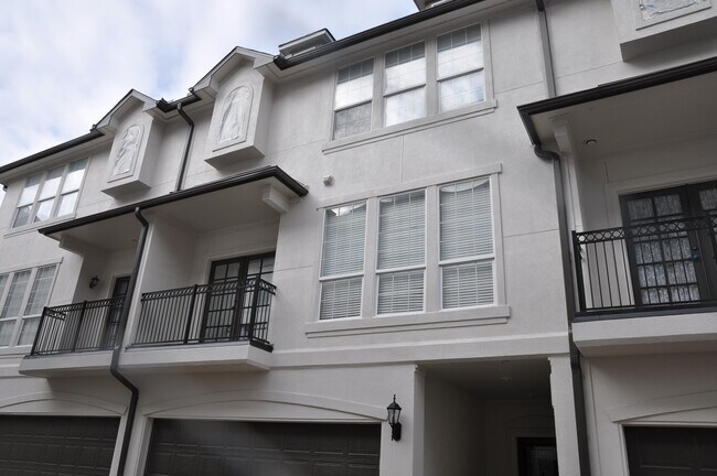 Building Photo - 5922 Burgoyne Dr.