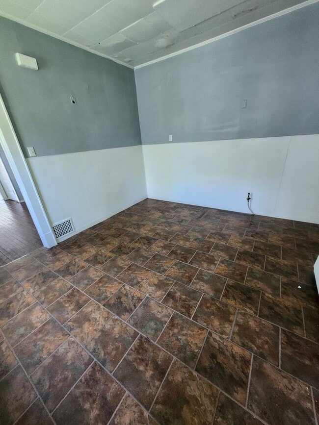 Building Photo - 750 includes all utilities