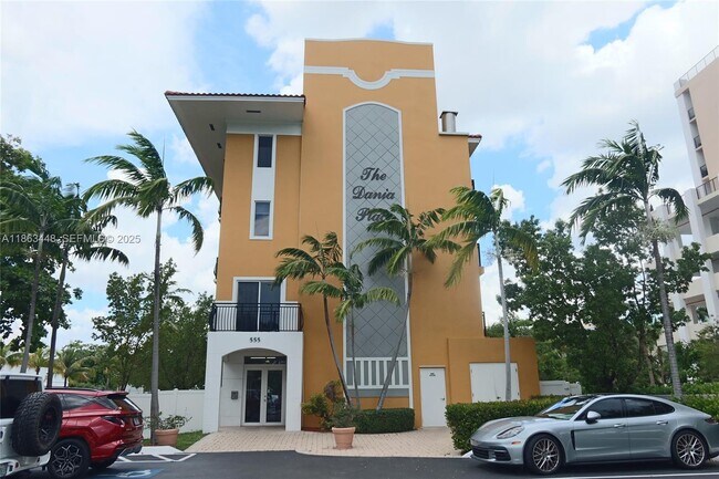 Building Photo - 555 E Dania Beach Blvd
