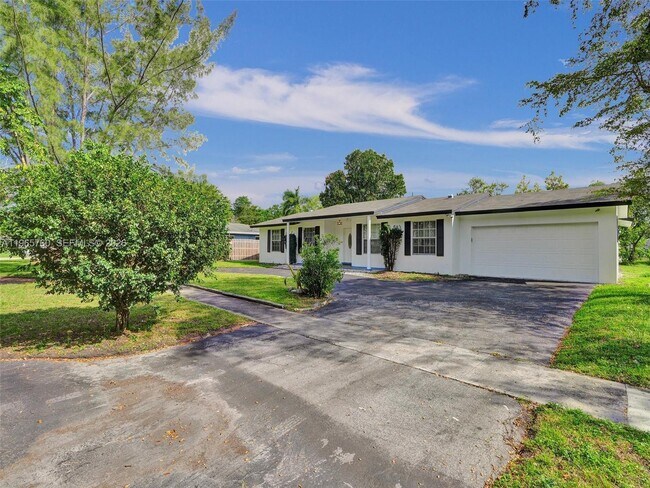 Building Photo - 4330 NW 8th St