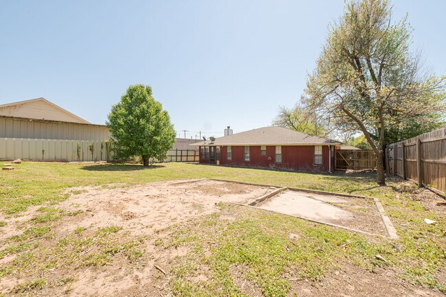 Building Photo - 5911 NW 30th St