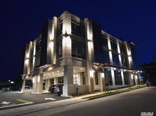 Building Photo - 30 Stewart Ave