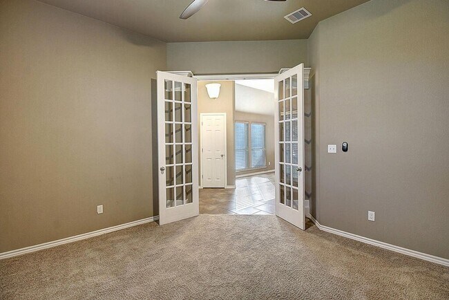 Building Photo - 7637 Cattlemen Dr