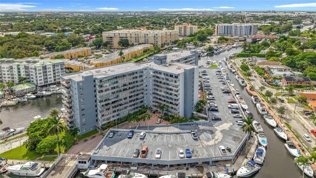 Building Photo - 1800 NW 24th Ave