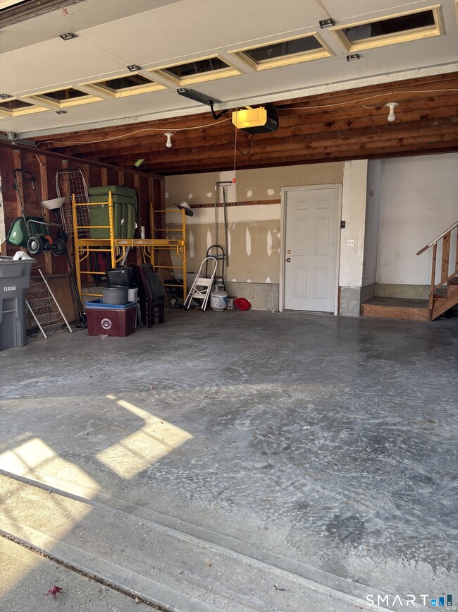 Building Photo - 41 Sunrise Ave