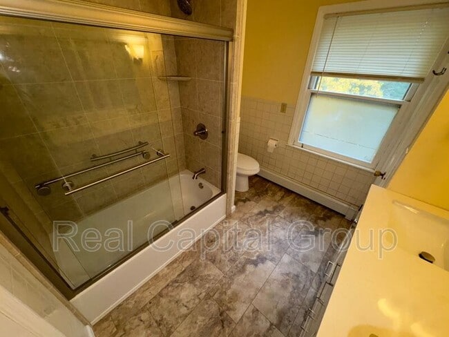 Building Photo - 38 Glenwood St