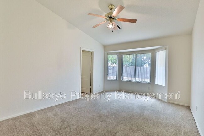 Building Photo - 515 N Aletta