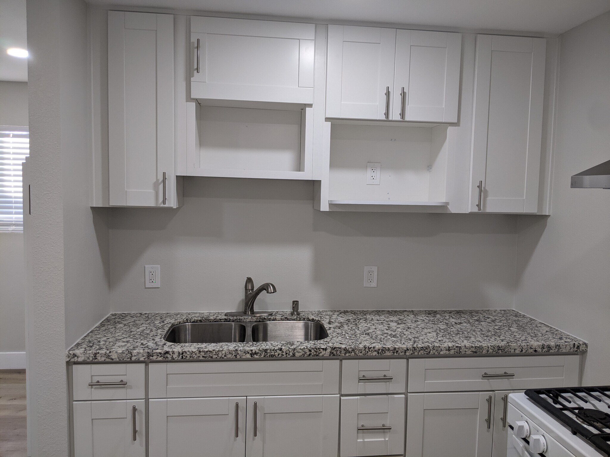 Building Photo - 3318 W 157th St