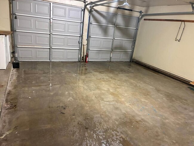 Building Photo - 2029 Mynah Ave