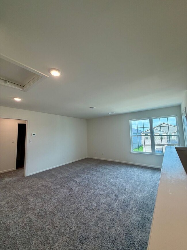 Building Photo - 836 Halford Pl
