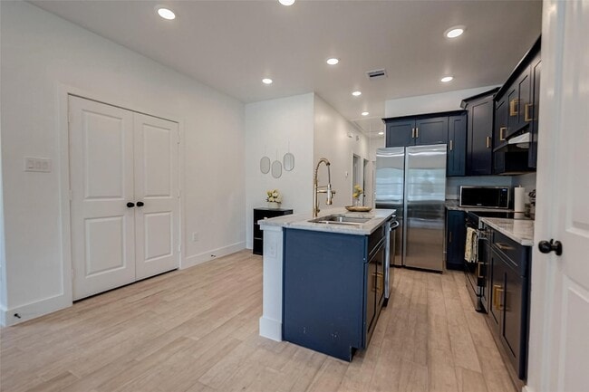 Building Photo - 5122 Southwind St