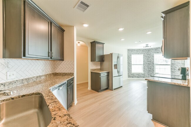 Building Photo - 15238 Snowdrop Field Dr