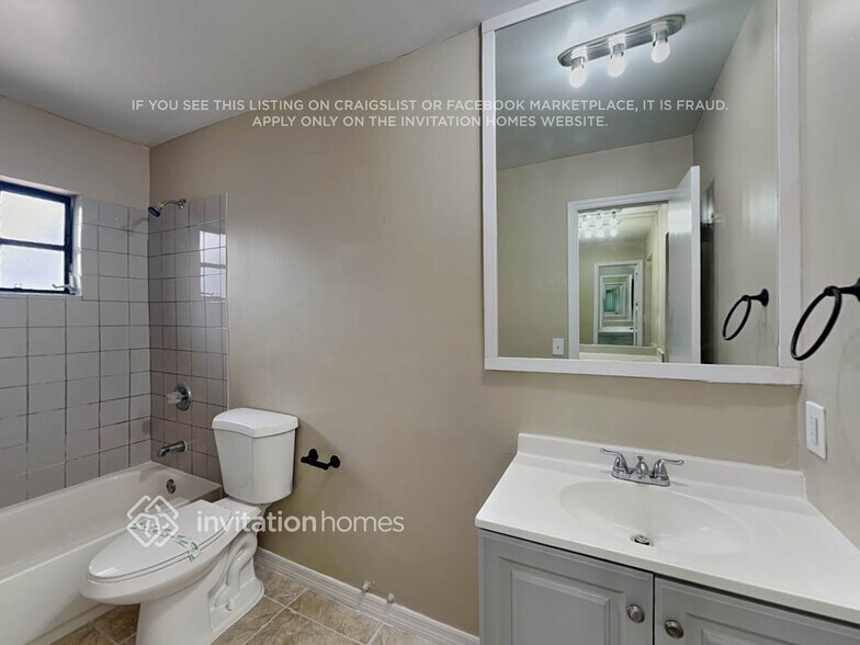 Building Photo - 5790 SW 156th Ct