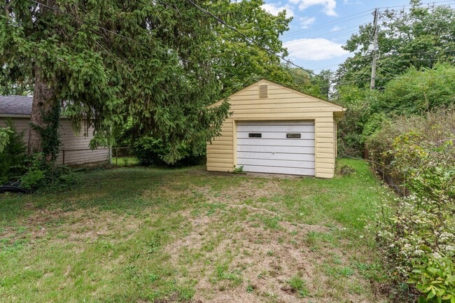 Building Photo - 62 E Stanton Ave