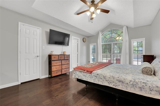 Building Photo - 2832 Claremont Dr