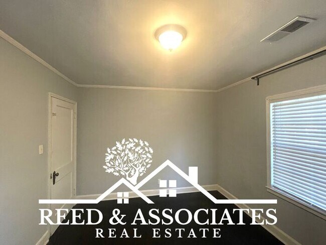 Building Photo - Updated Home Located in Berclair Area~
