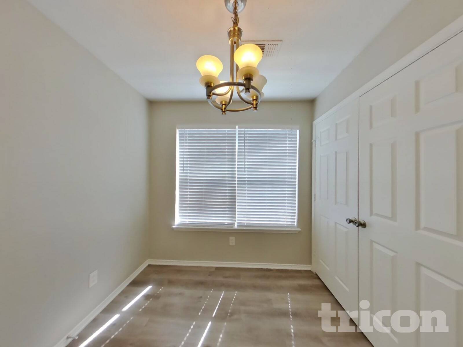 Building Photo - 1106 Castleman Dr