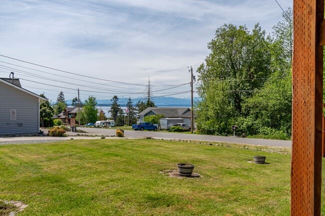 Building Photo - Spacious 2+ Bedroom Home on Corner Lot in ...