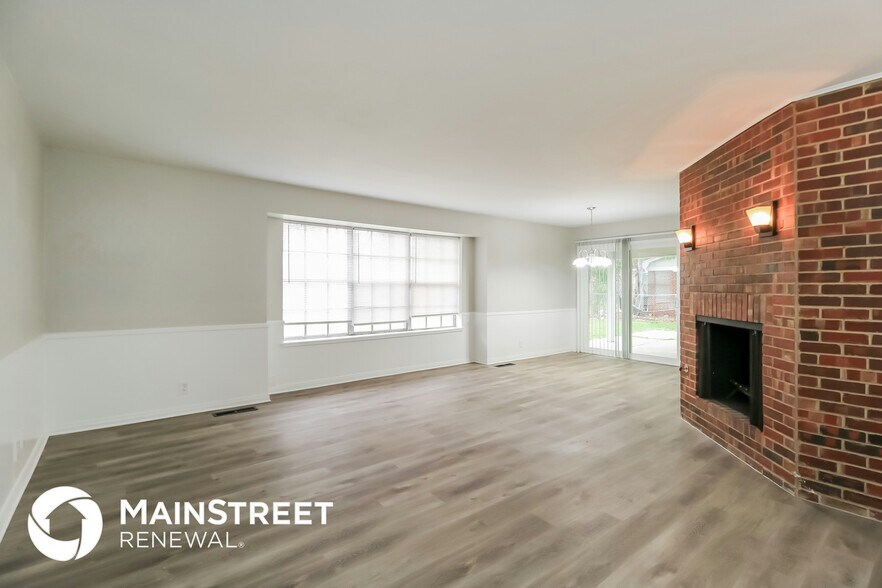 Building Photo - 2904 Huntleigh Dr