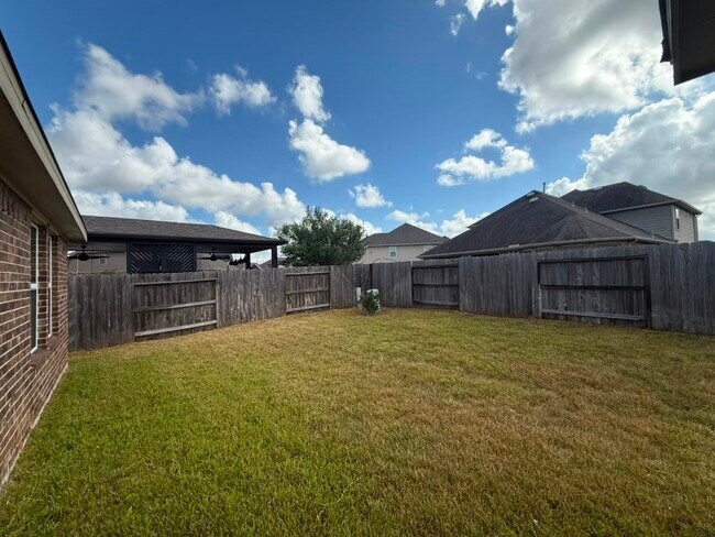 Building Photo - 11010 Santiago River Ln