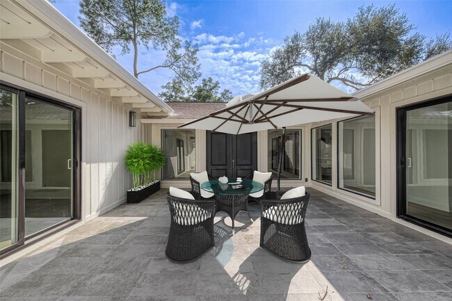 Building Photo - 10027 Lynbrook Dr