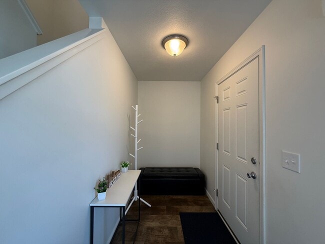 Building Photo - Spacious & Partially Furnished 5-Bedroom Colonial in Allendale's Maple Pond Community