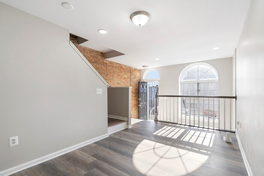 Building Photo - 1512 E Lafayette Ave