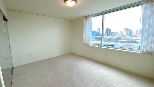 Building Photo - 88 Piikoi St
