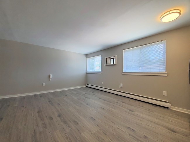 Building Photo - Tremont Court Apartments