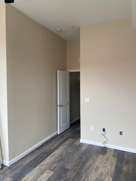 Building Photo - 1805 Saint Paul St