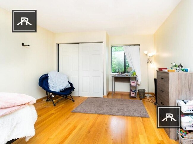 Building Photo - 3 bedroom in Brighton MA 02135