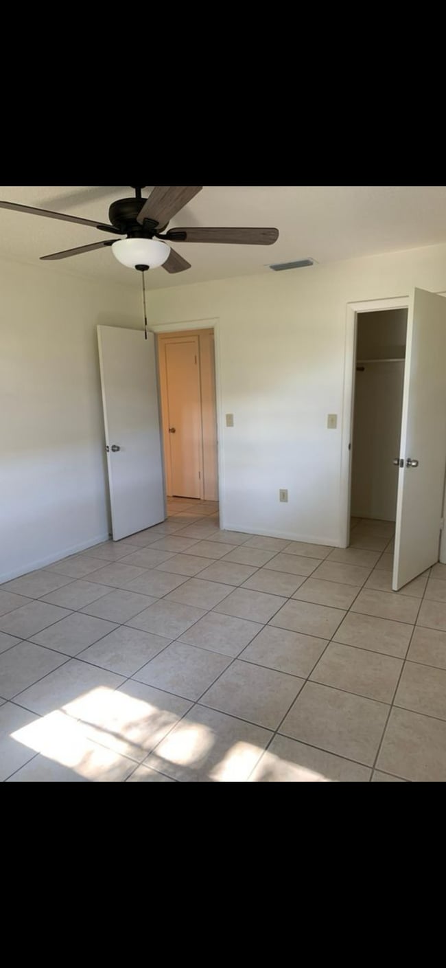 Building Photo - 864 E Church Ave