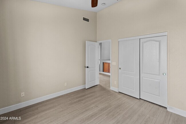 Building Photo - 6420 E Montreal Pl