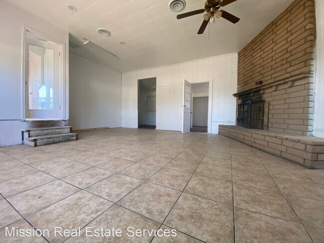 Building Photo - 3 br, 1 bath House - 801 El Toro Drive