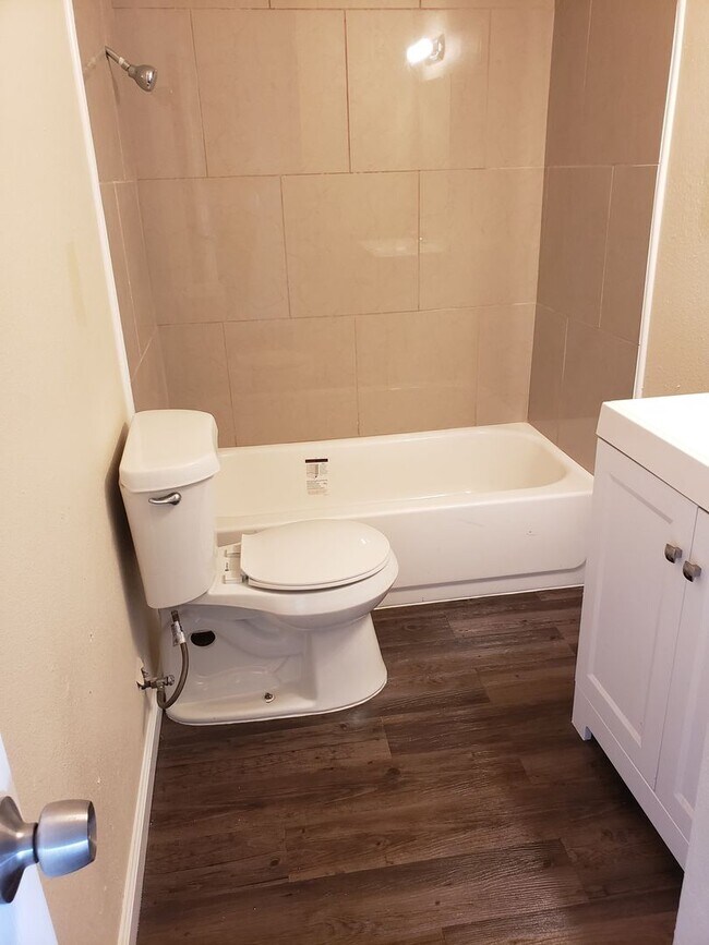 Building Photo - Handyman Special $0 First Month's Rent / “...