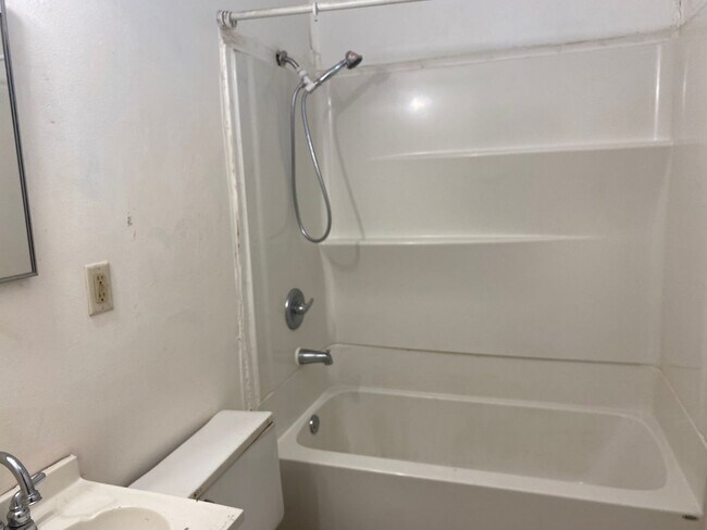 Building Photo - 736 Jackson St