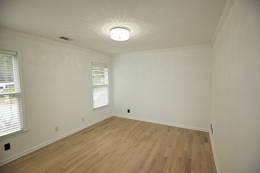 Building Photo - 3097 Hudson Way