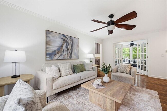 Building Photo - 445 Forest Hills Dr