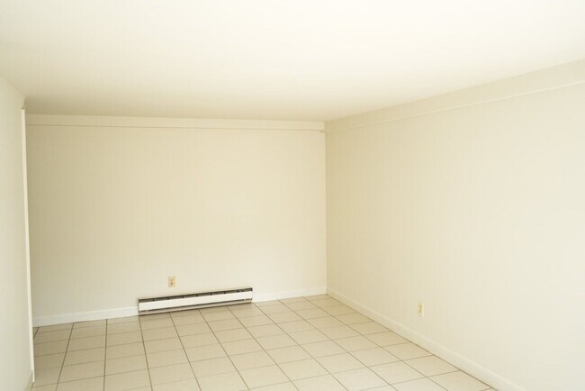 Building Photo - 109 Piedmont Ave N