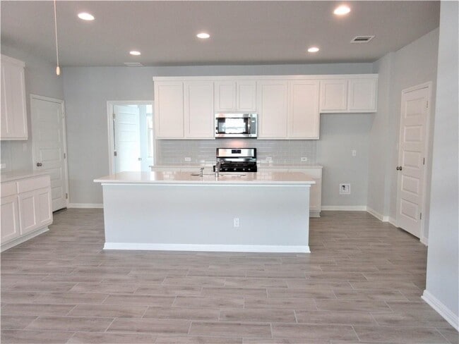 Building Photo - 2224 Pecan Island Dr