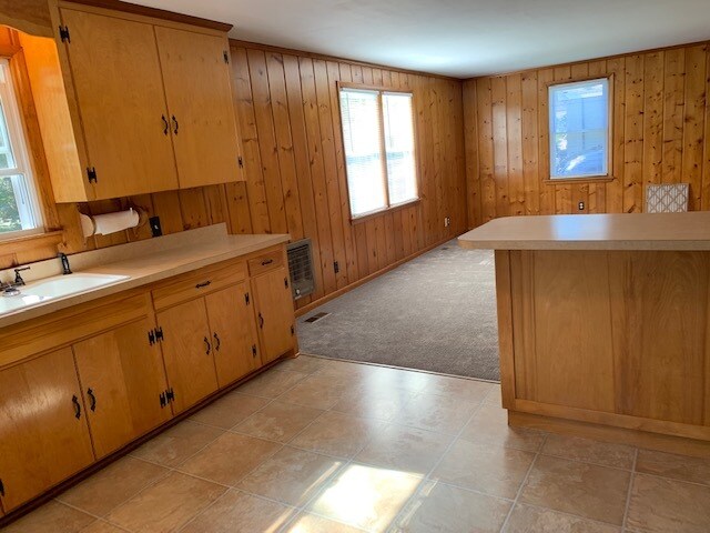 Building Photo - 503 Green Acres Dr