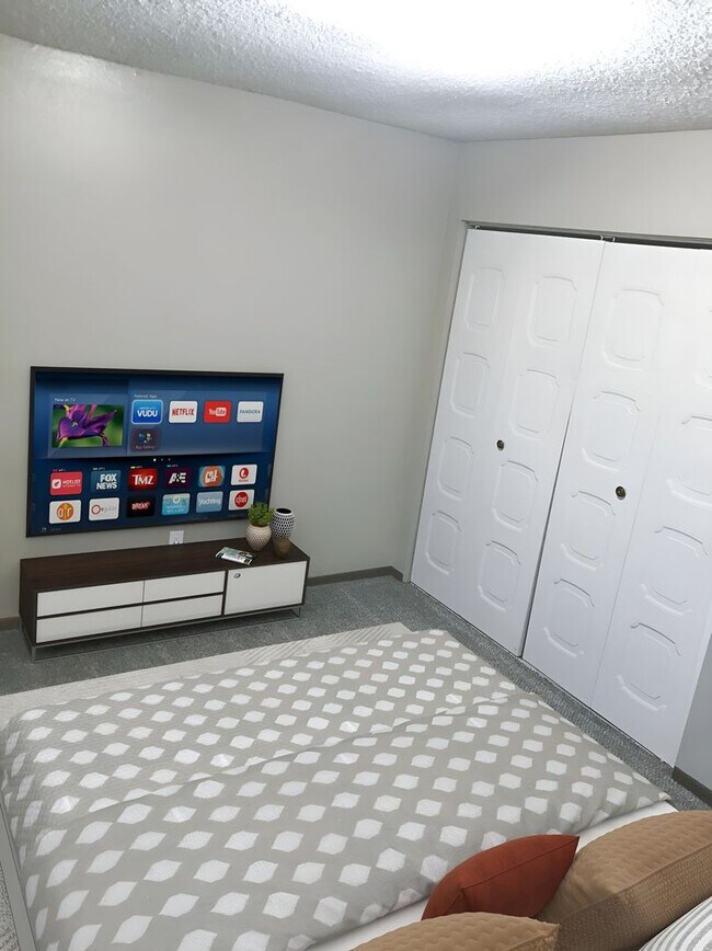 Building Photo - Selah Called- It Wants You to Live Here! *$500 OFF!!*