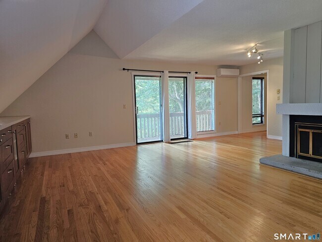 Building Photo - 83 Mallard Dr