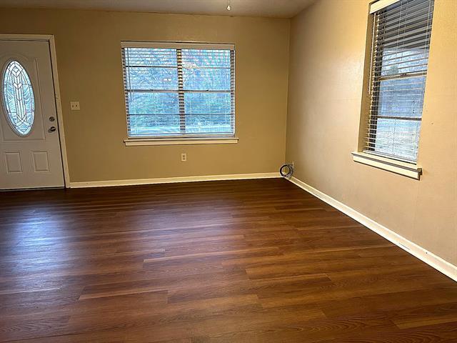 Building Photo - 605 Valle Vista Dr