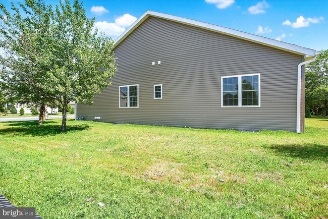 Building Photo - 51 Franklin Dr