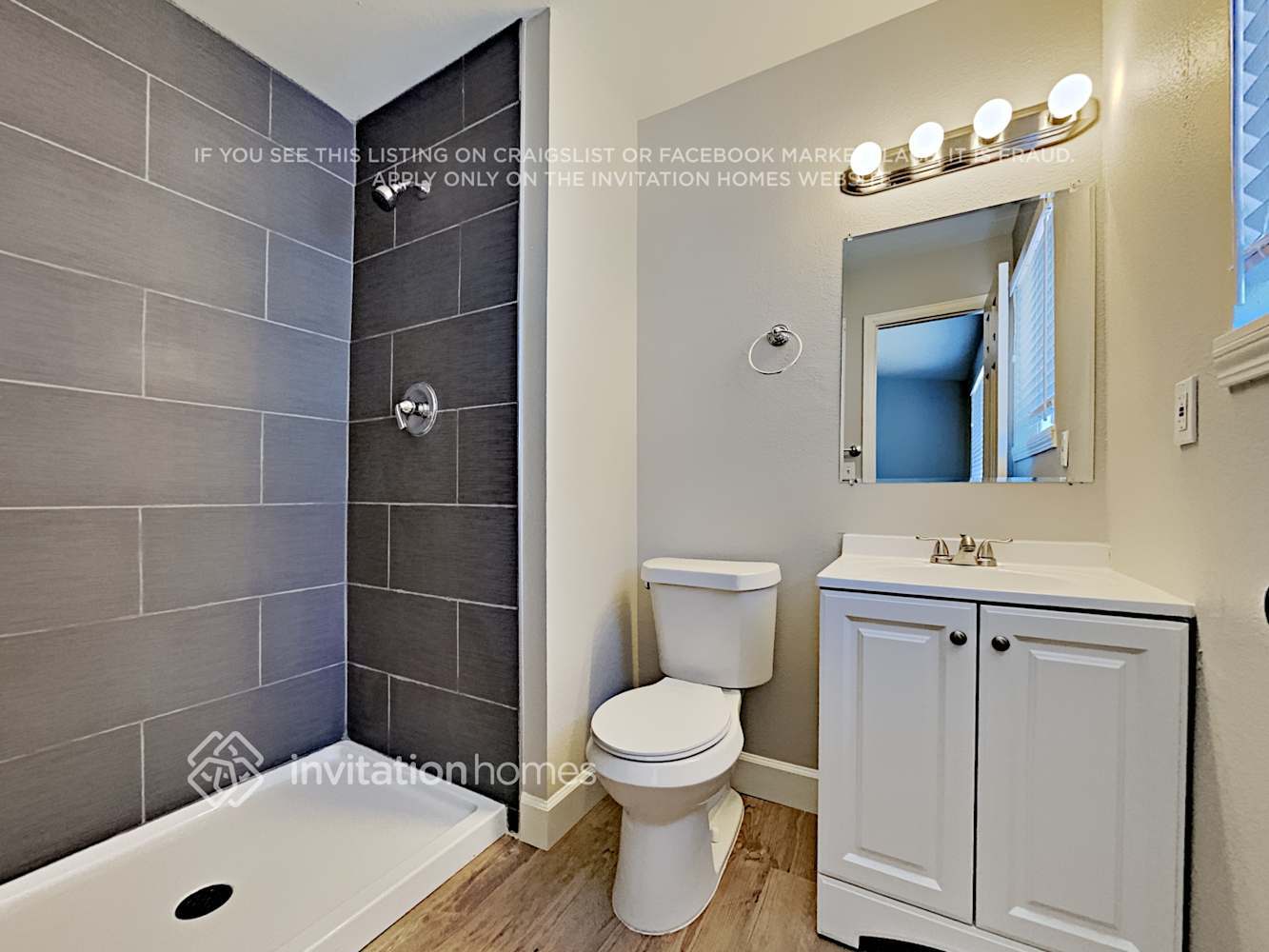 Building Photo - 3315 S Dunkirk Way